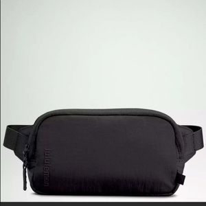 Lululemon mini belt bag-NWT